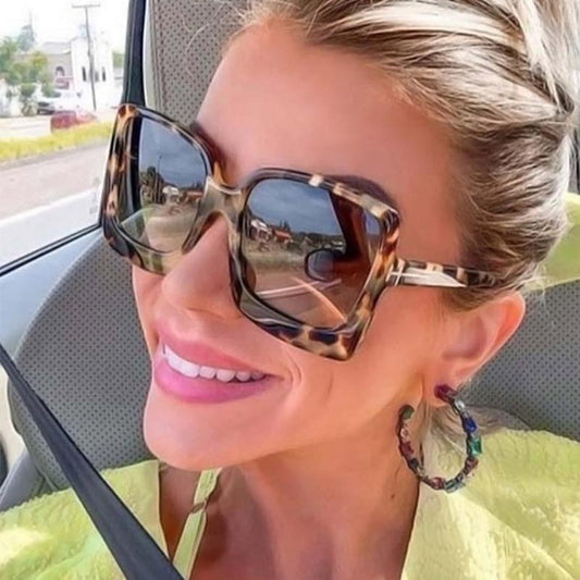 Vintage Modern Women's One Piece UV400 Gradient Oversized Square Sunglasses - Women Sunglasses - DYAVOR® 