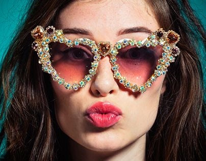  Women's Vintage Hip-Hop Crystal Diamond Heart-Shaped Sunglasses - Women Sunglasses - DYAVOR® 